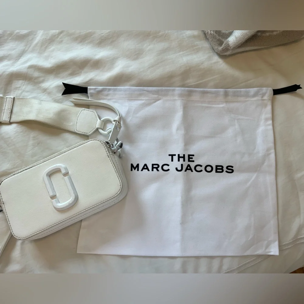 Marc Jacobs Snapshot Bag in Moon White - Picture 3 of 7